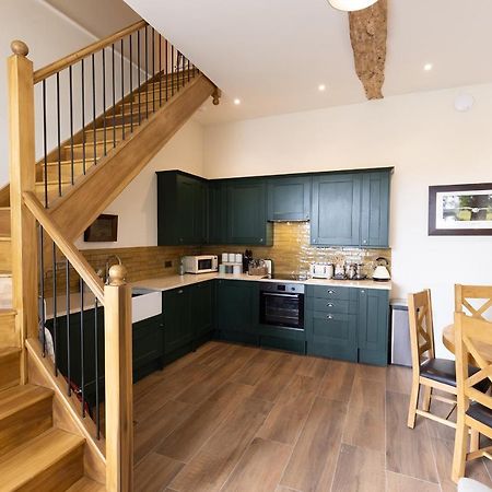 North Cadbury Court Coach Houses 외부 사진