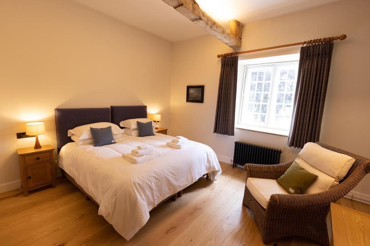 North Cadbury Court Coach Houses 외부 사진