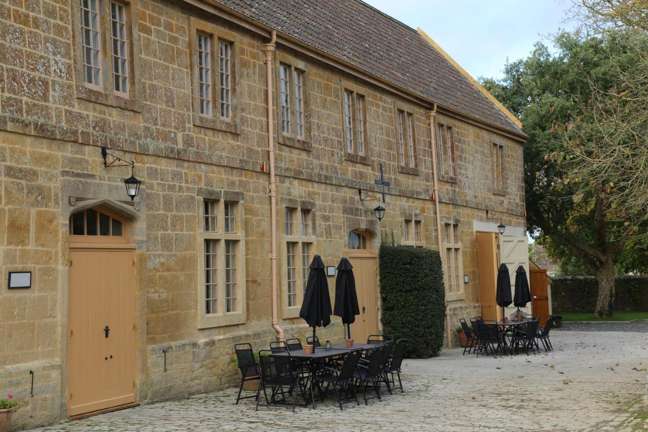 North Cadbury Court Coach Houses 외부 사진